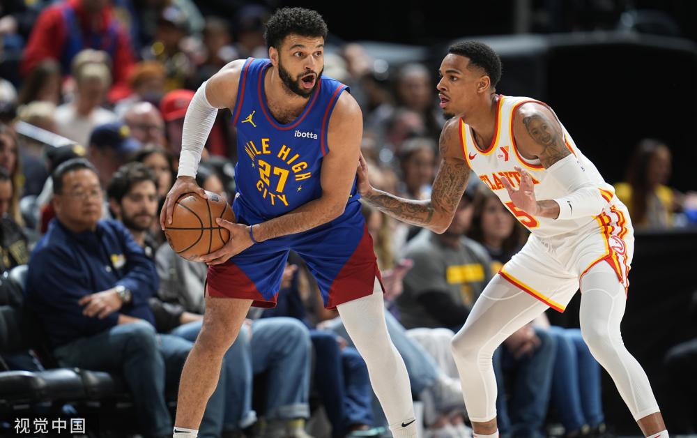 篮球赛场上 篮球赛场上